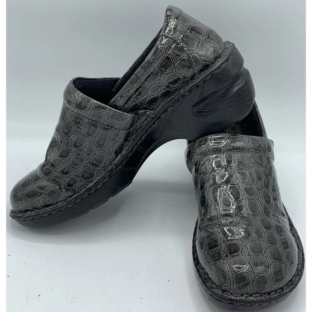 BOC Womens Sz 7.5 Peggy Clogs Gray Crocodile C45728 Slip On Wedge Heels‎